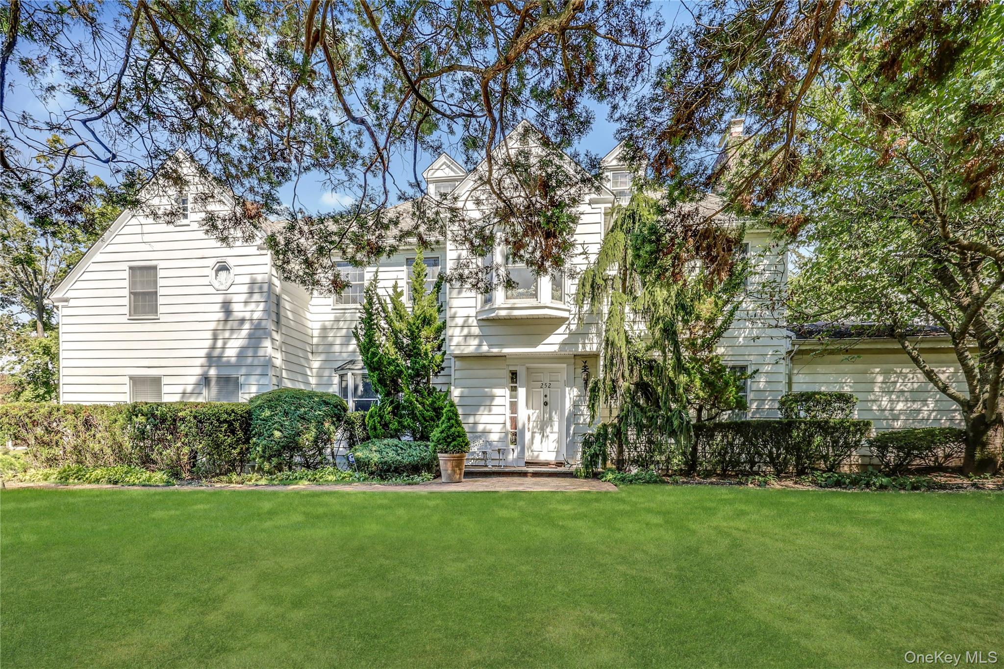 252 Cedar Avenue Property Photo 1