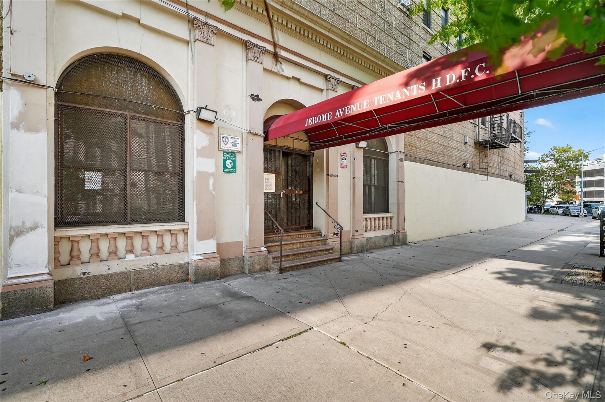 941 Jerome Avenue 12g Property Photo 2
