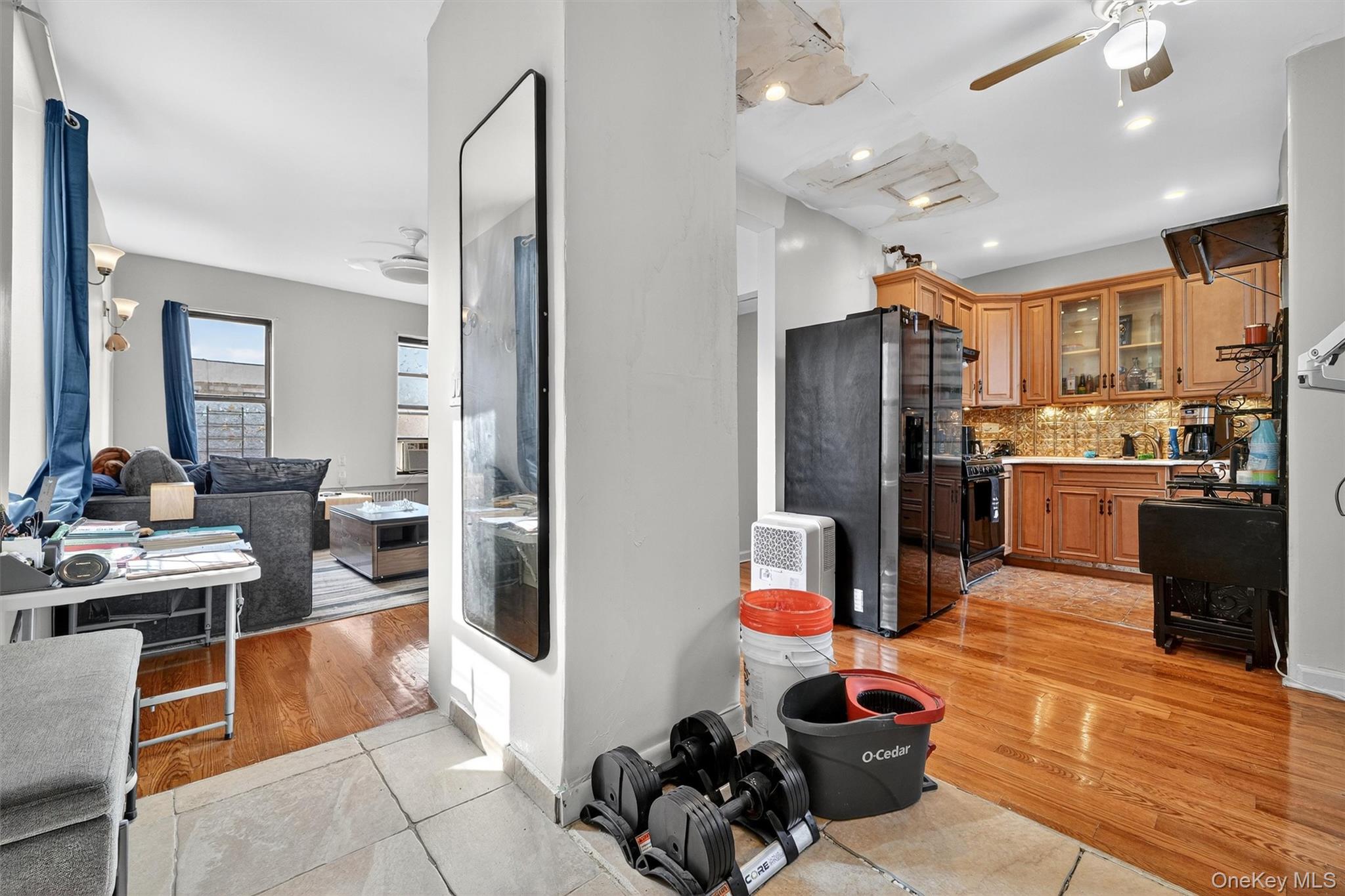 941 Jerome Avenue 12g Property Photo 7