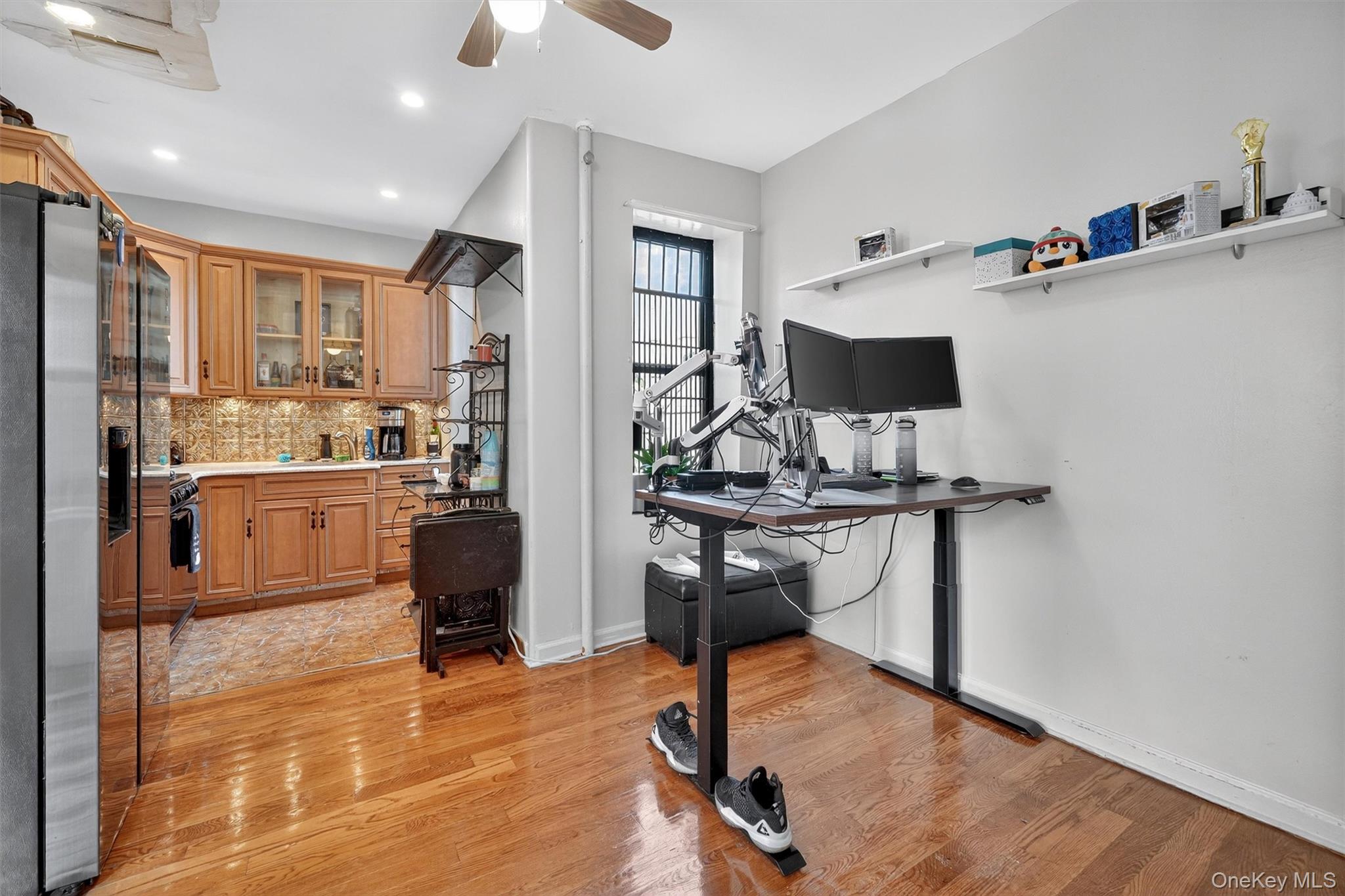 941 Jerome Avenue 12g Property Photo 9