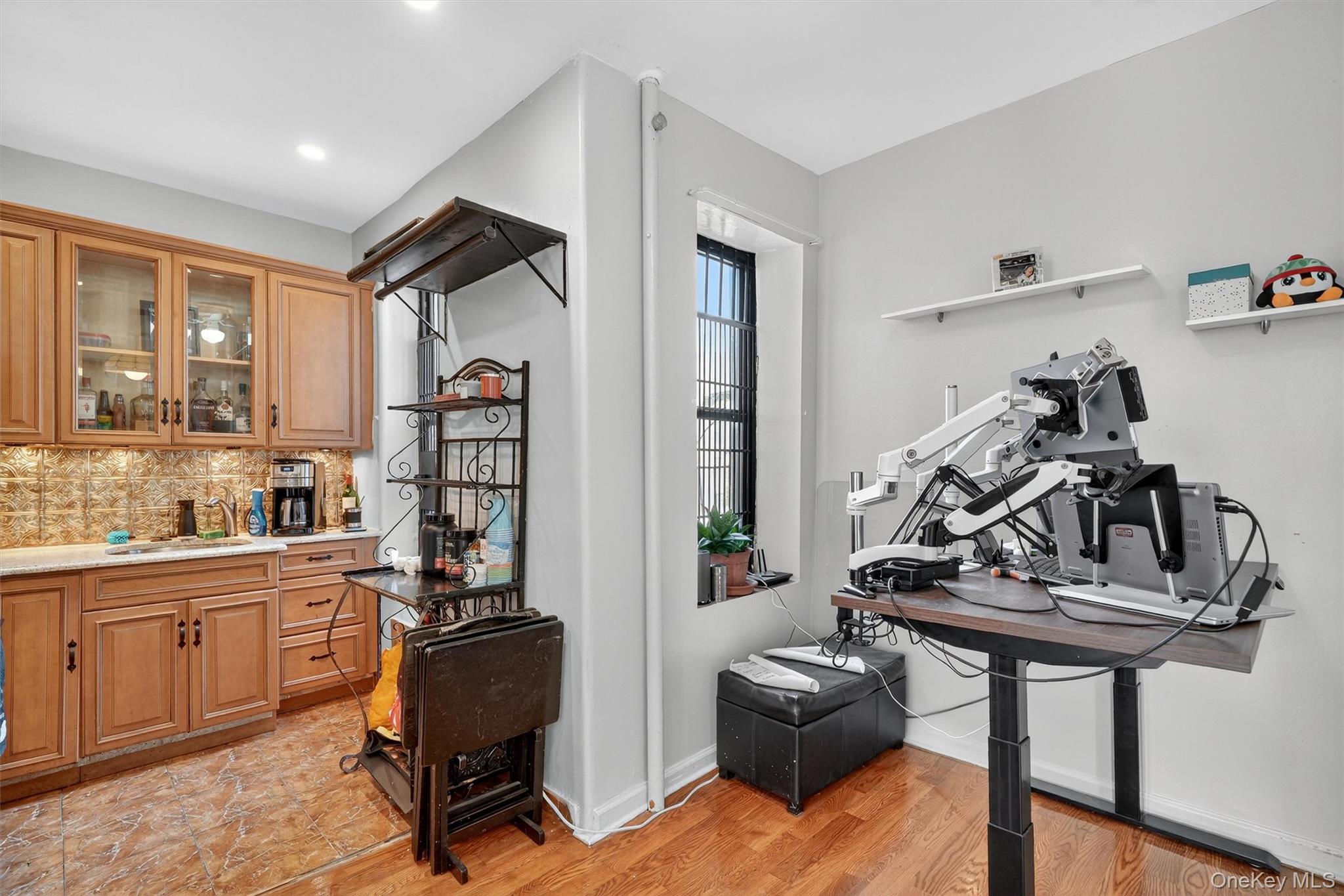 941 Jerome Avenue 12g Property Photo 12
