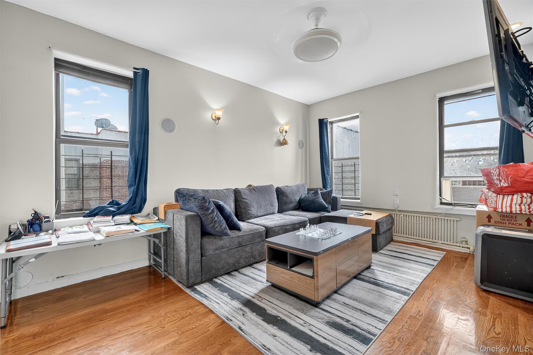 941 Jerome Avenue 12g Property Photo 18