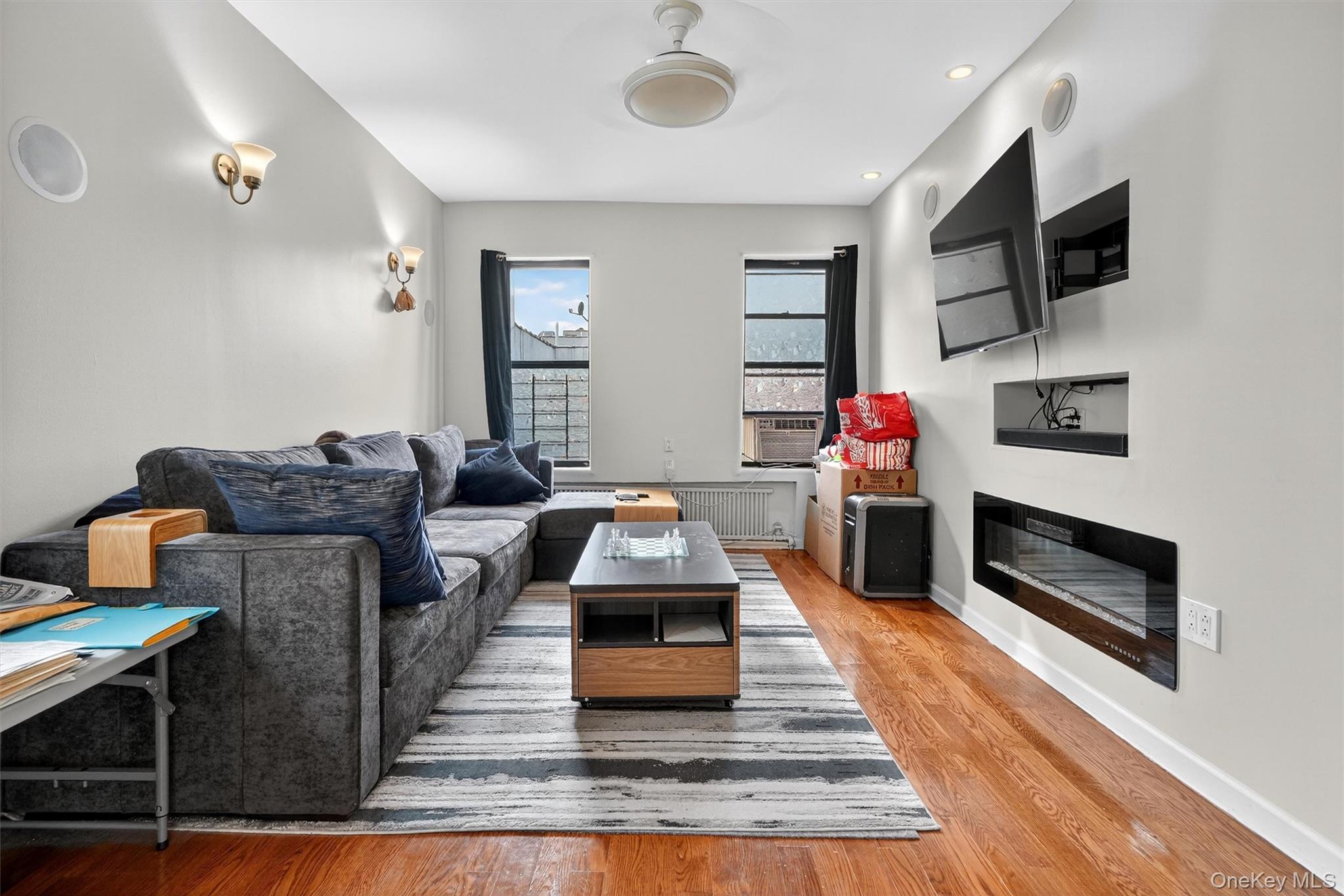 941 Jerome Avenue 12g Property Photo 20