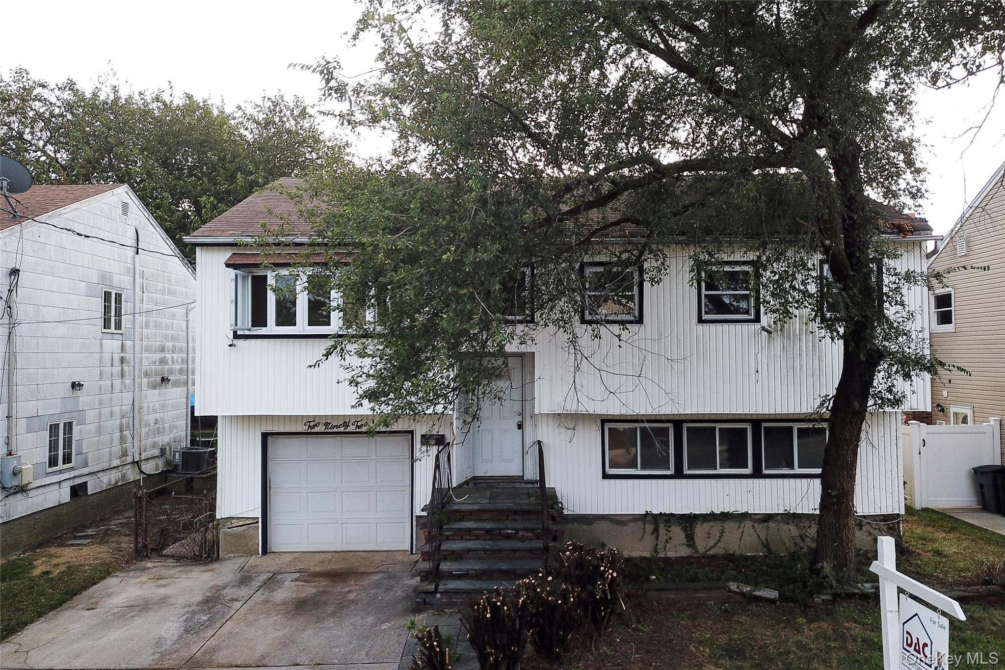 292 Westside Avenue Property Photo 2