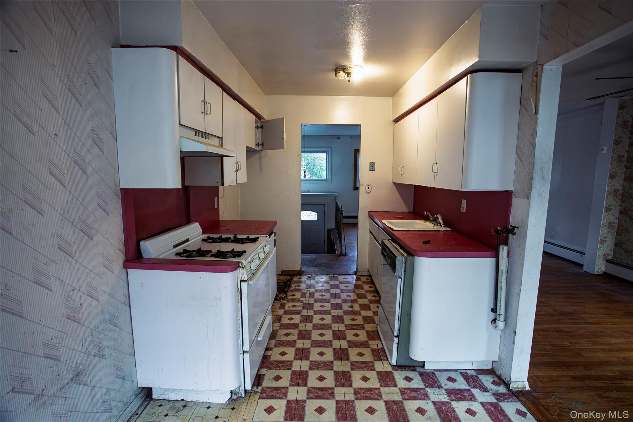 292 Westside Avenue Property Photo 6