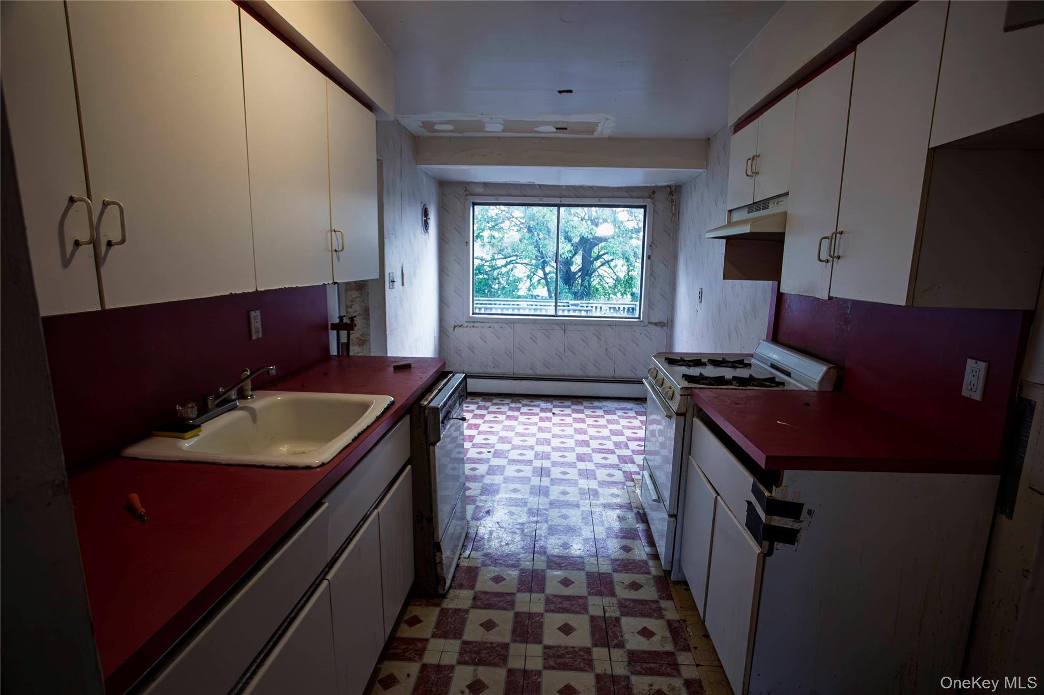 292 Westside Avenue Property Photo 7