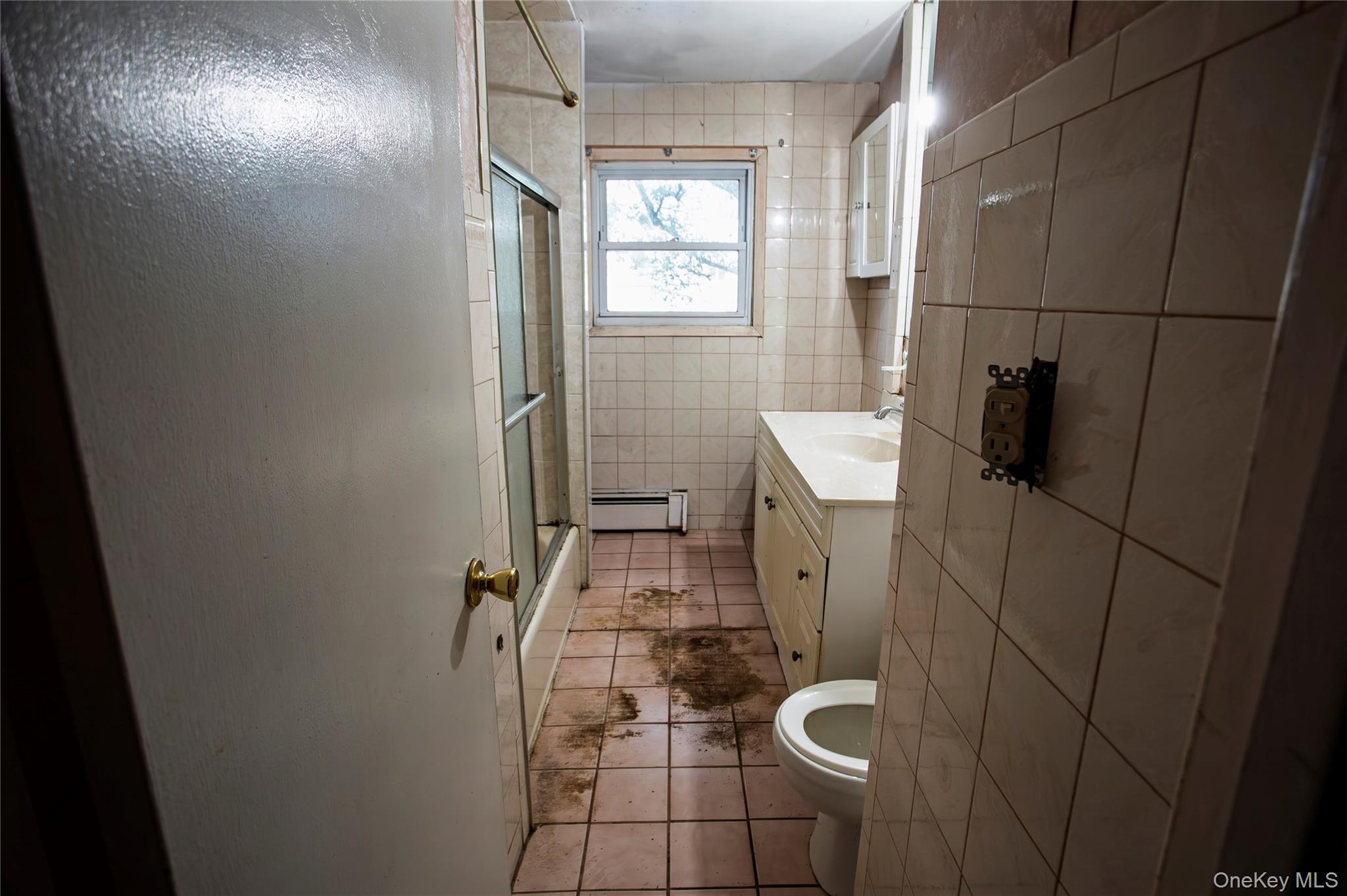 292 Westside Avenue Property Photo 9