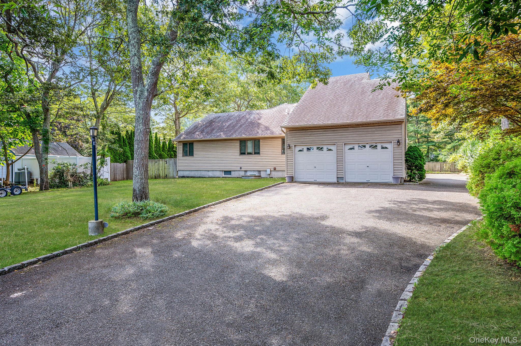 6 Bay Drive Property Photo 2