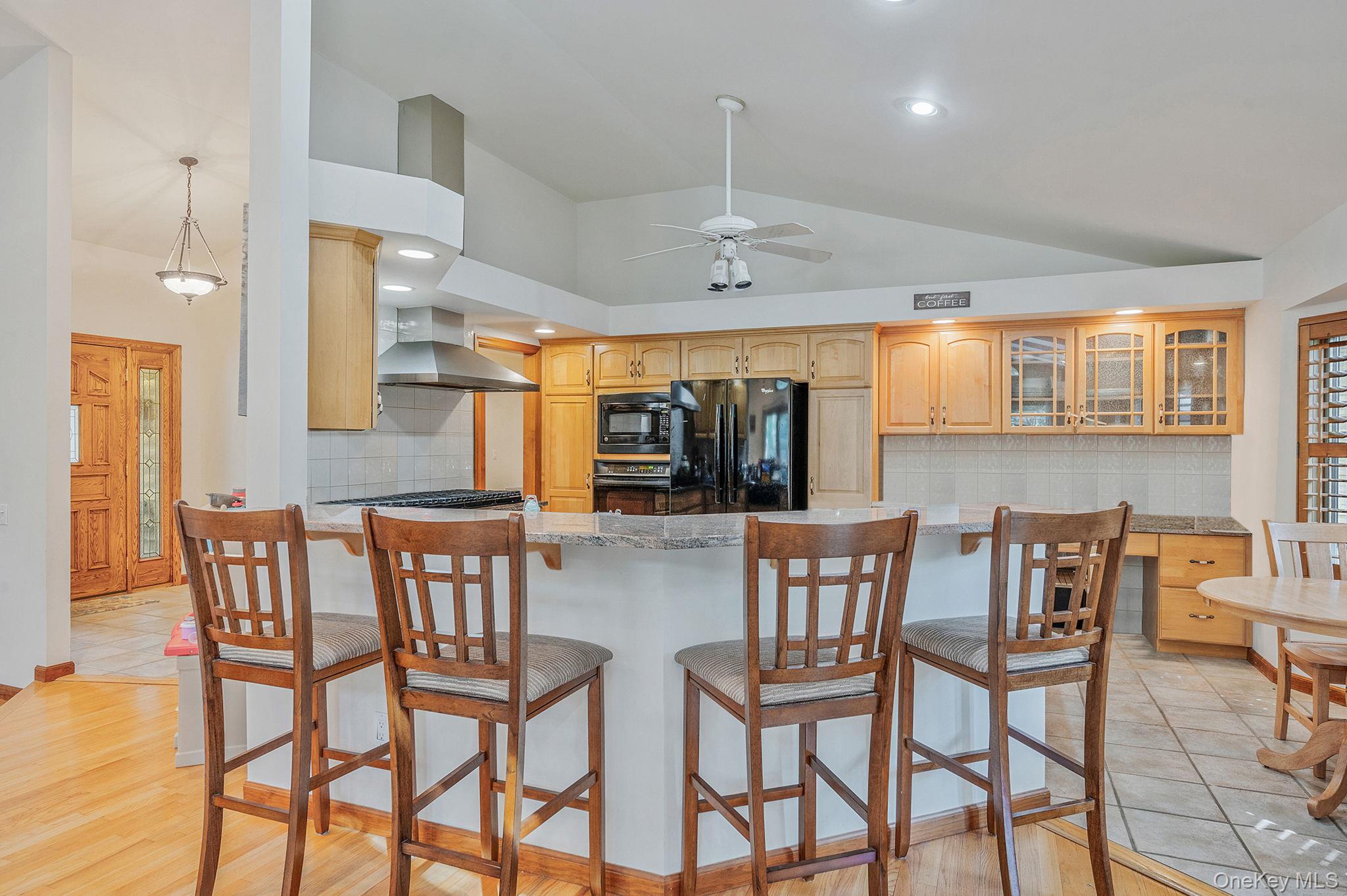 6 Bay Drive Property Photo 9