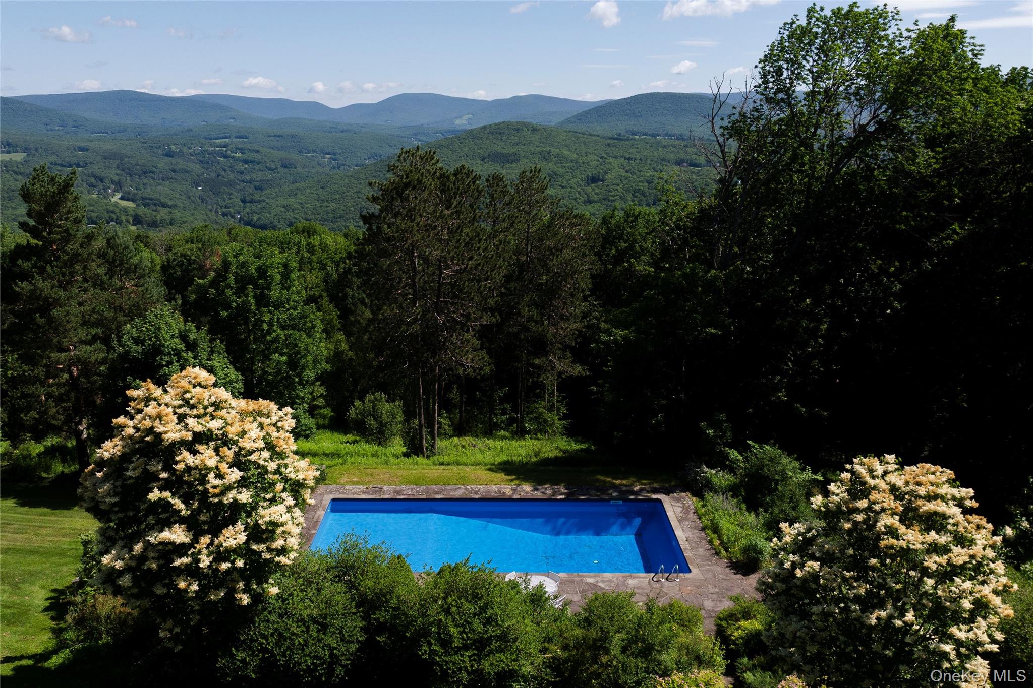 352 Galli Curci Property Photo 4