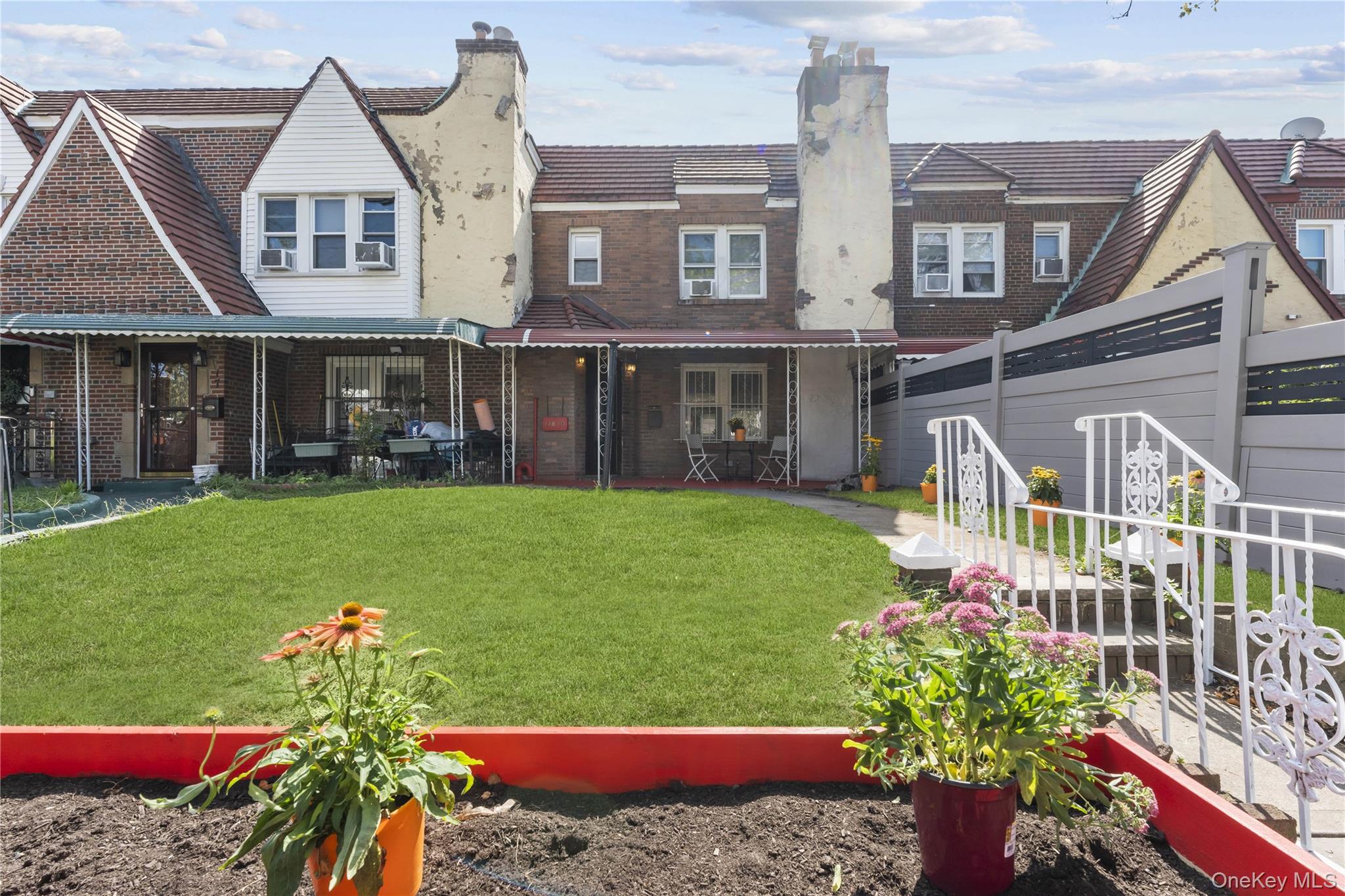 178-10 Leslie Road Property Photo 1