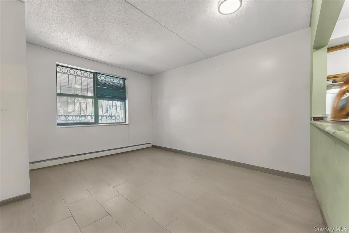 1475 Crotona Place Property Photo 4