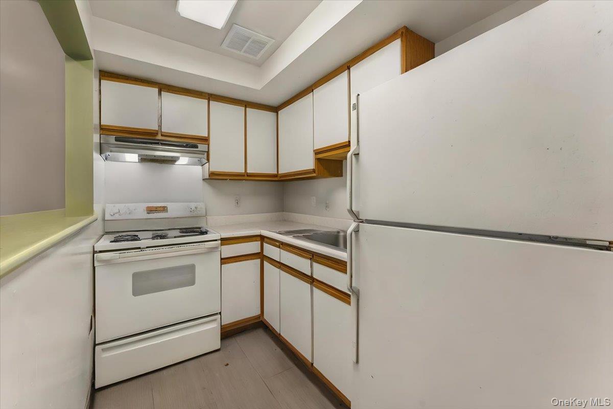 1475 Crotona Place Property Photo 7