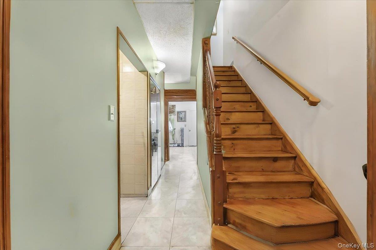 1475 Crotona Place Property Photo 9
