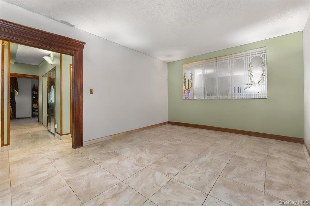 1475 Crotona Place Property Photo 11