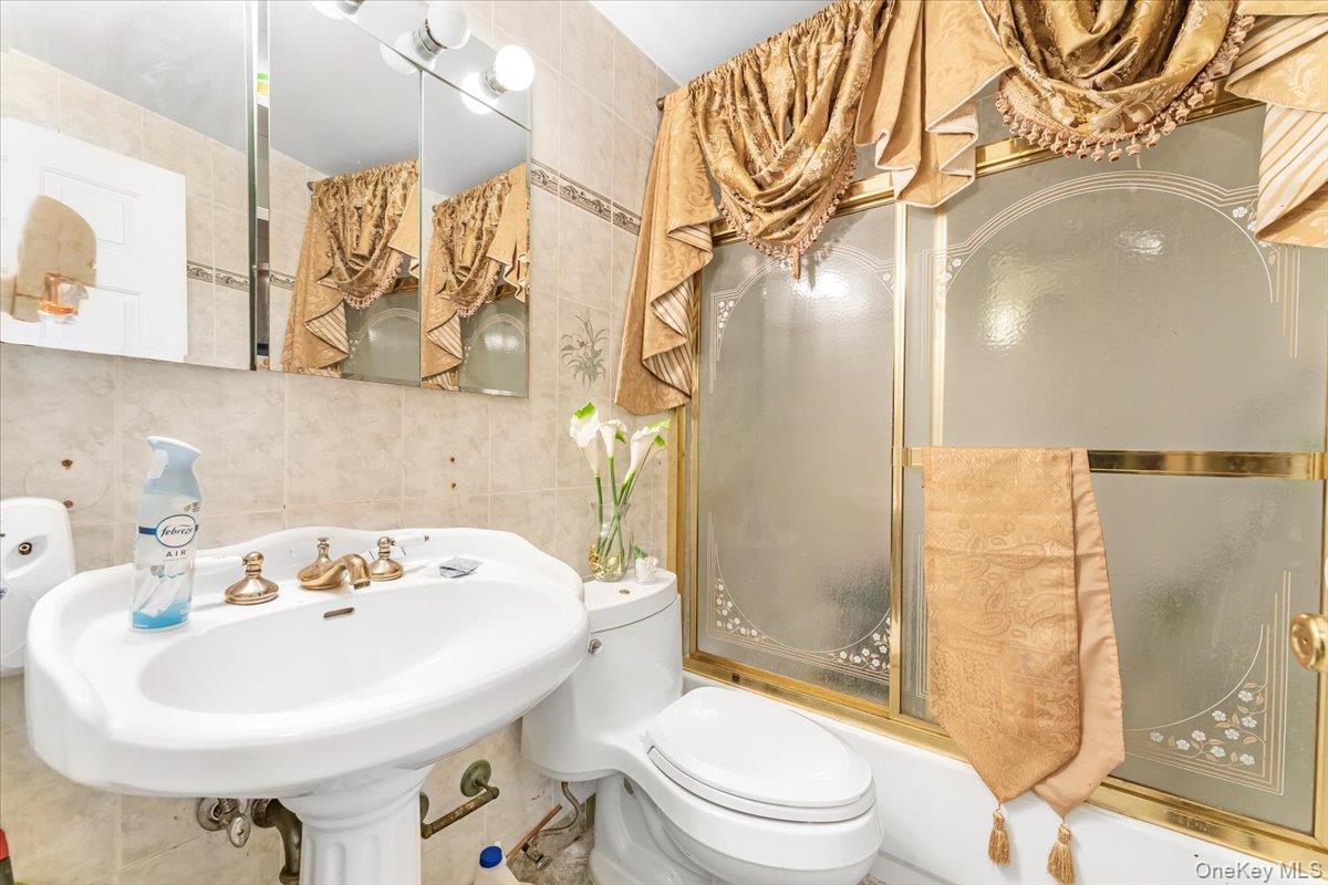 1475 Crotona Place Property Photo 15