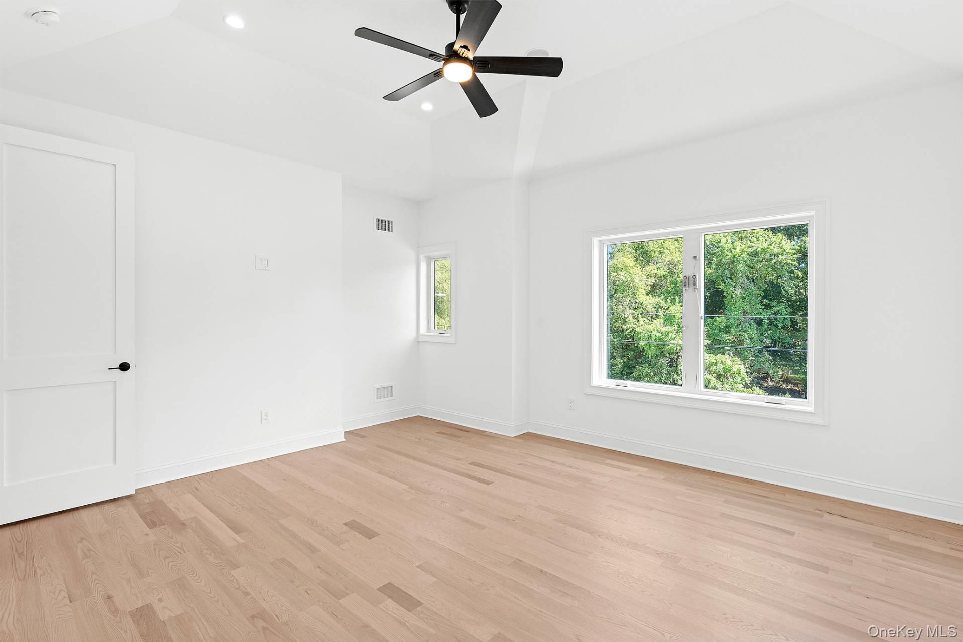 1900 Gillette Drive Property Photo 12