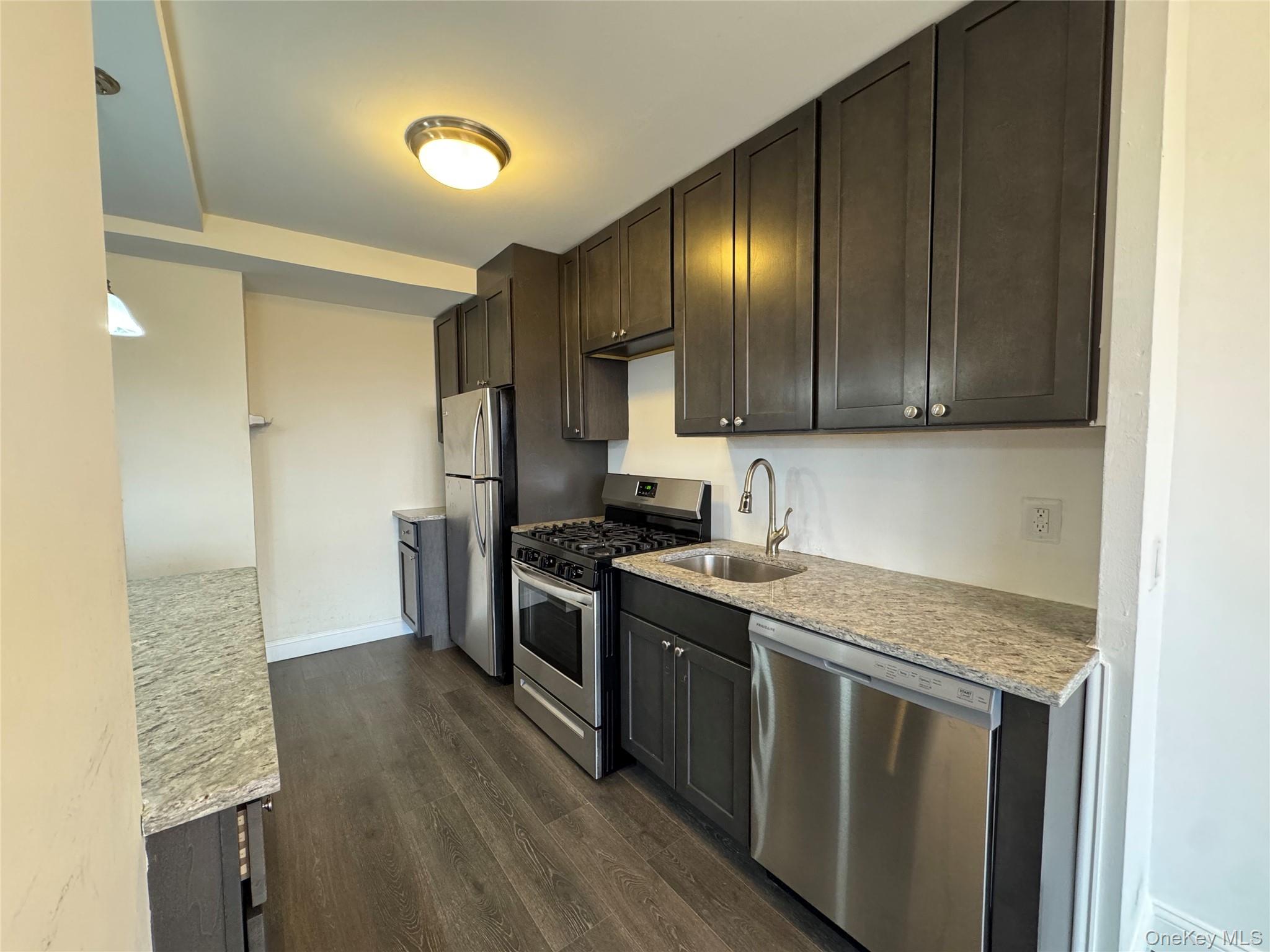 825 Morrison Avenue 12f Property Photo 5