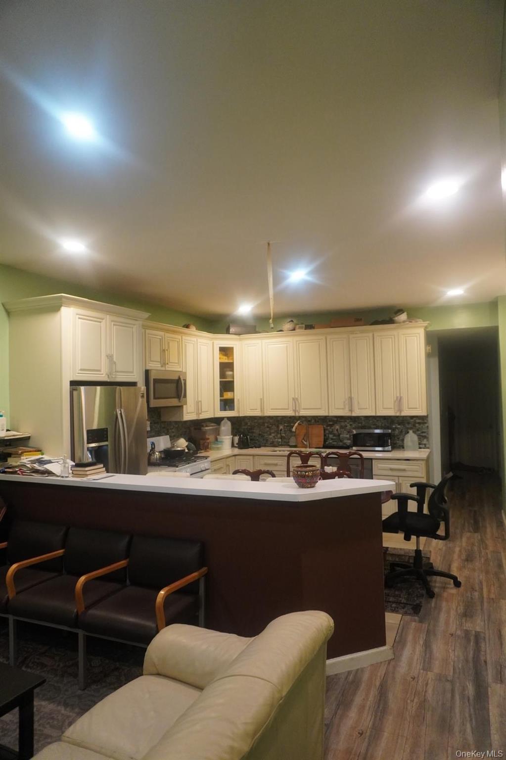 1386 Clinton Avenue Property Photo 7