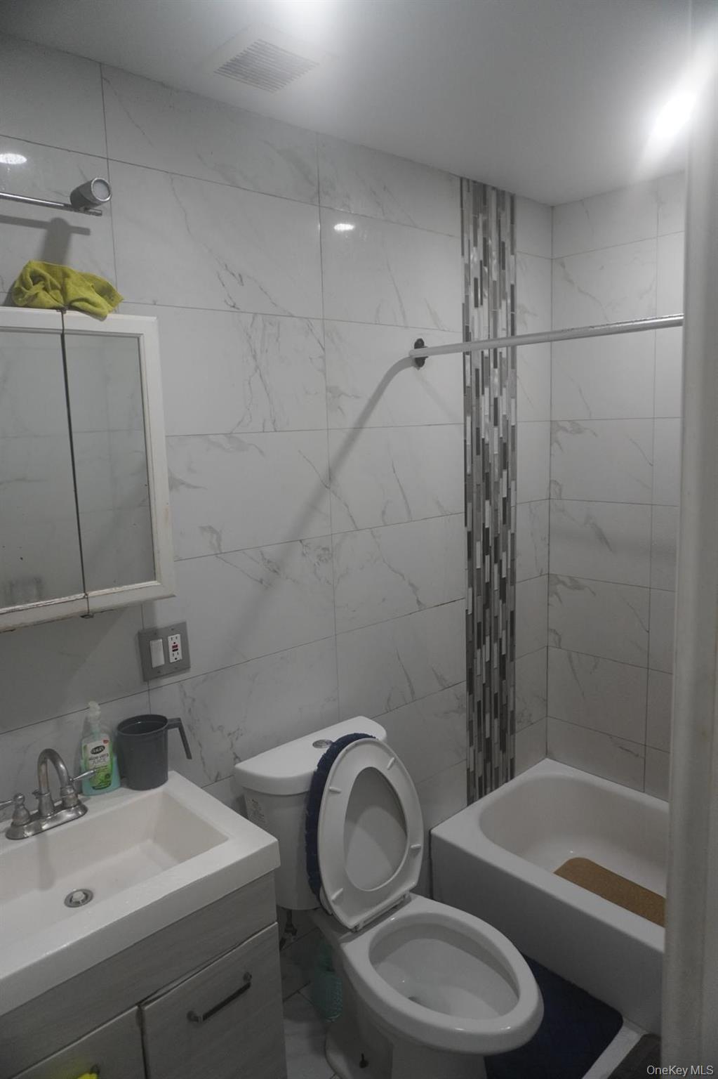 1386 Clinton Avenue Property Photo 8
