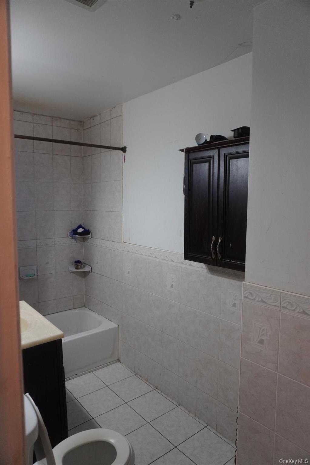 1384 Clinton Avenue Property Photo 6