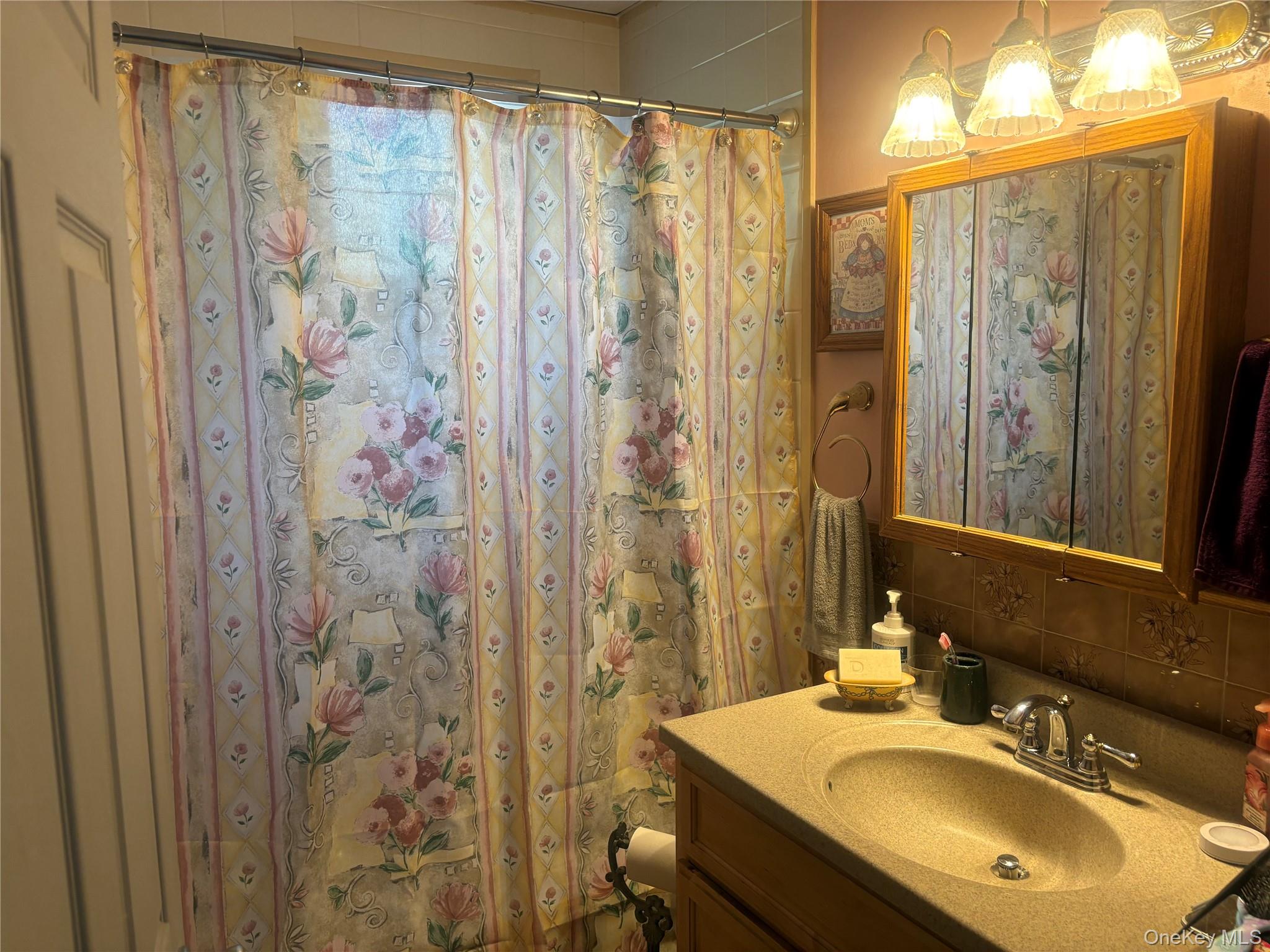 1346 Bellmore Avenue Property Photo 5