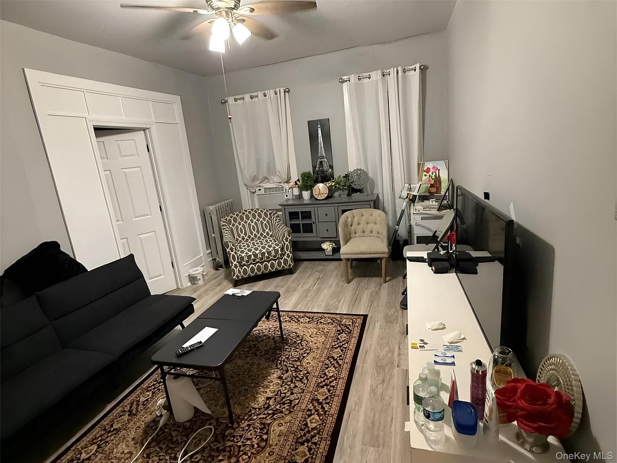 950 Hoe Avenue 4d Property Photo 2
