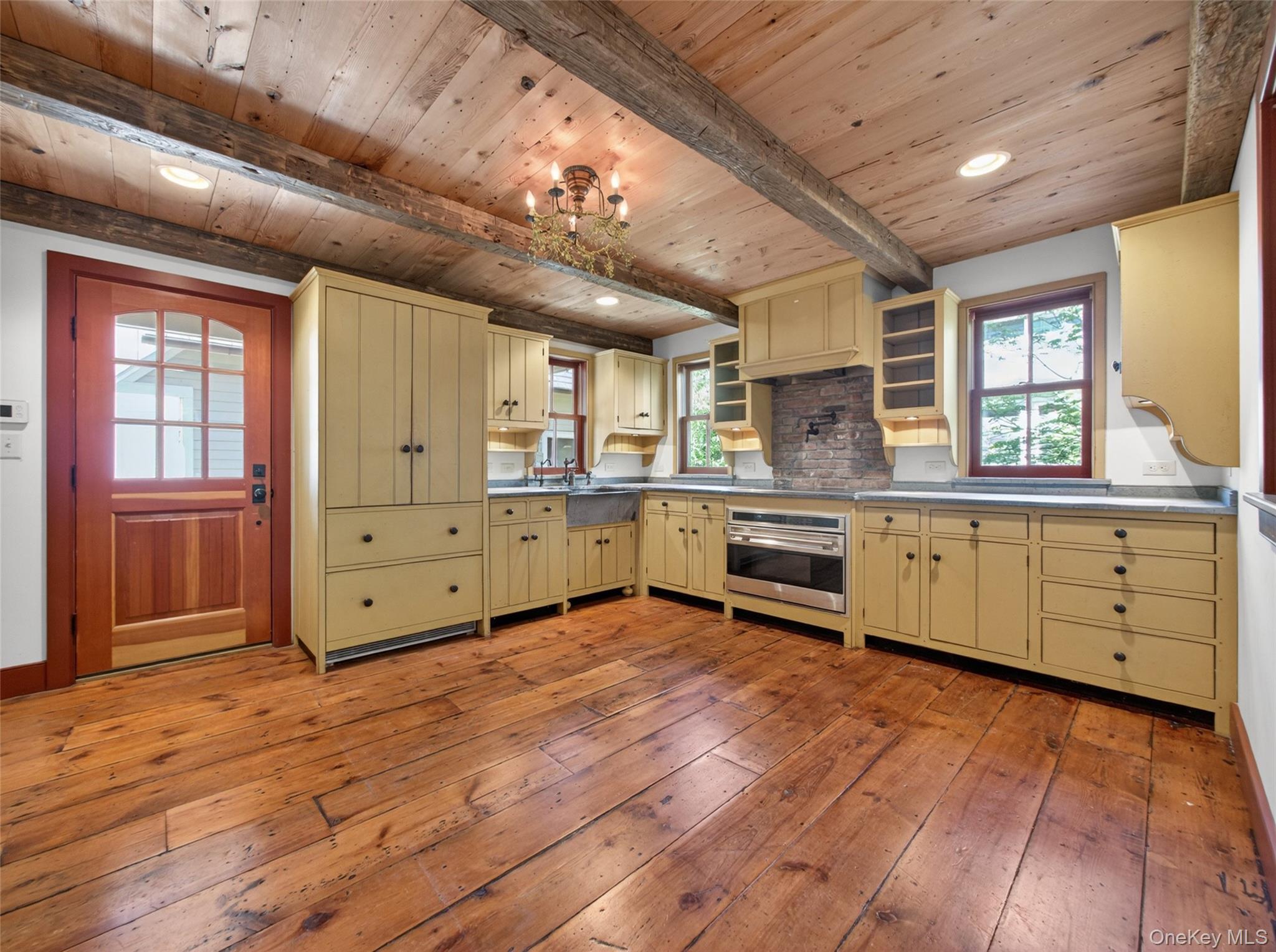 43 Rockland Avenue Property Photo 10