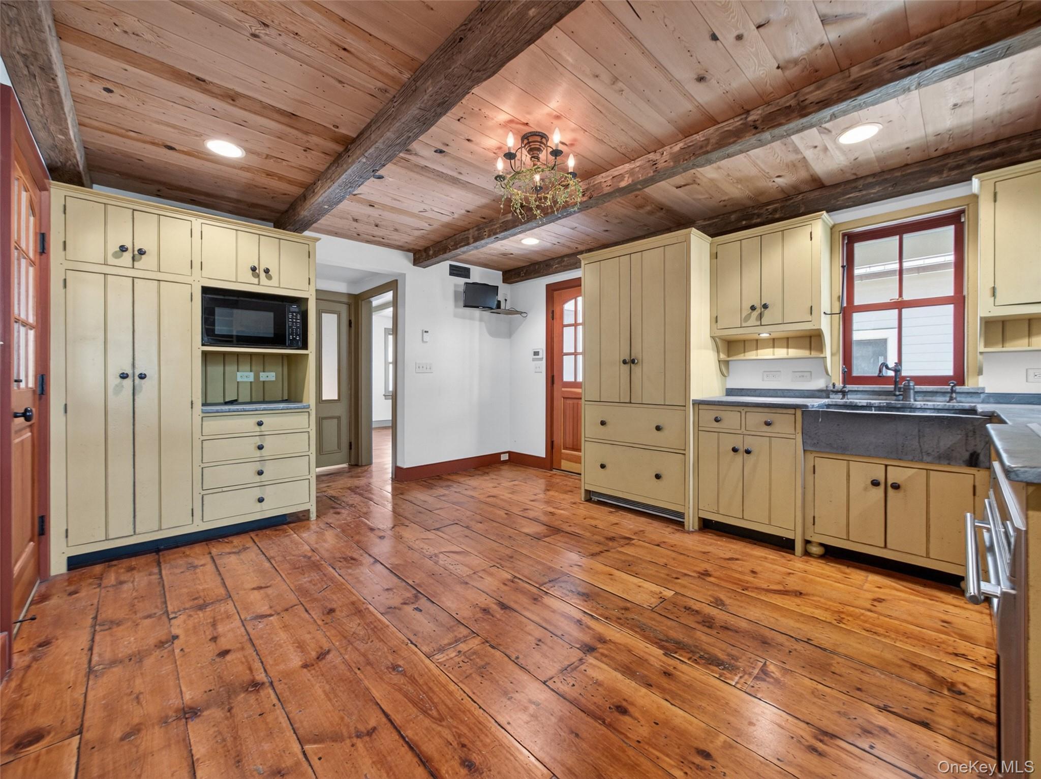 43 Rockland Avenue Property Photo 11