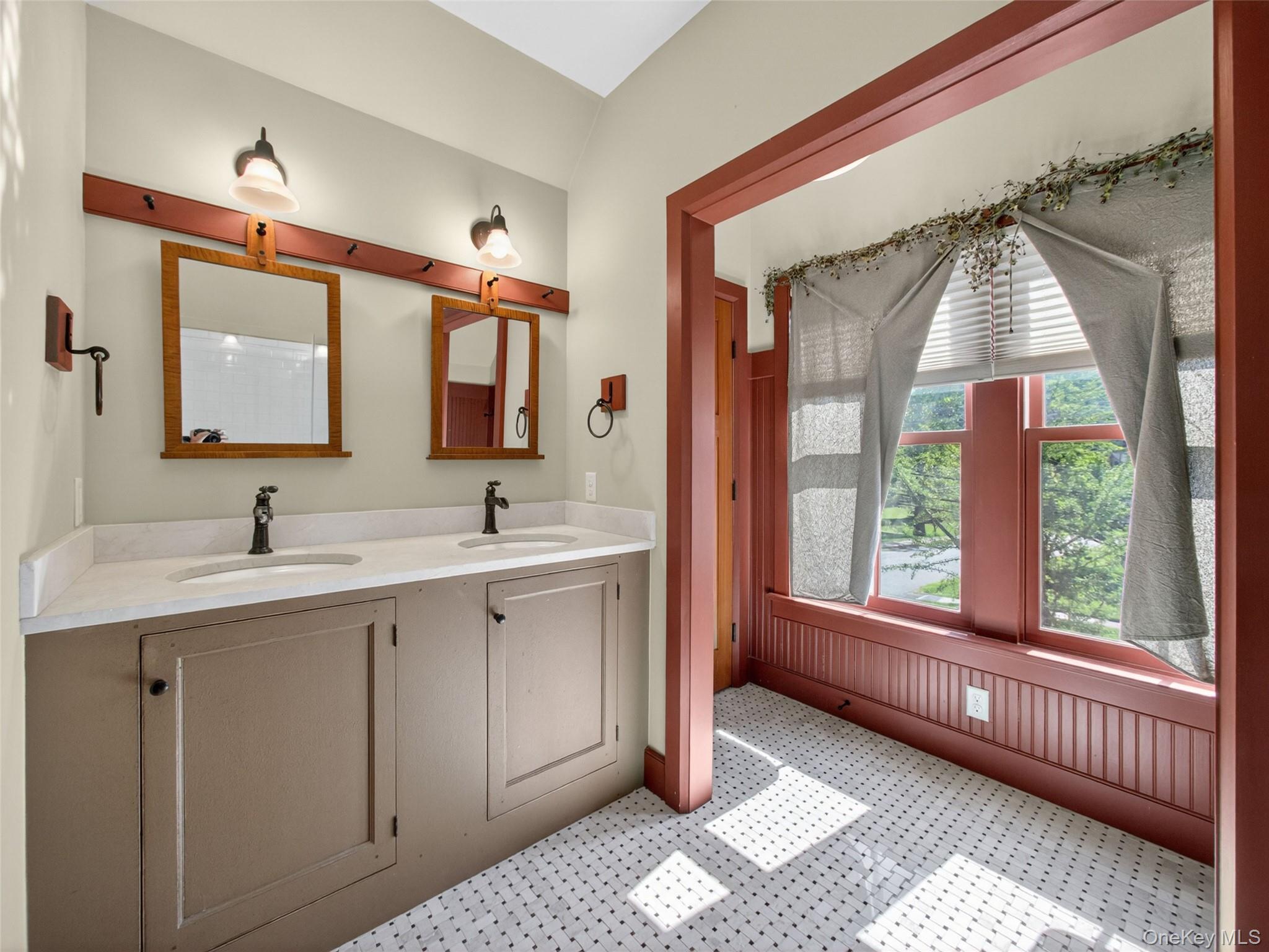 43 Rockland Avenue Property Photo 23