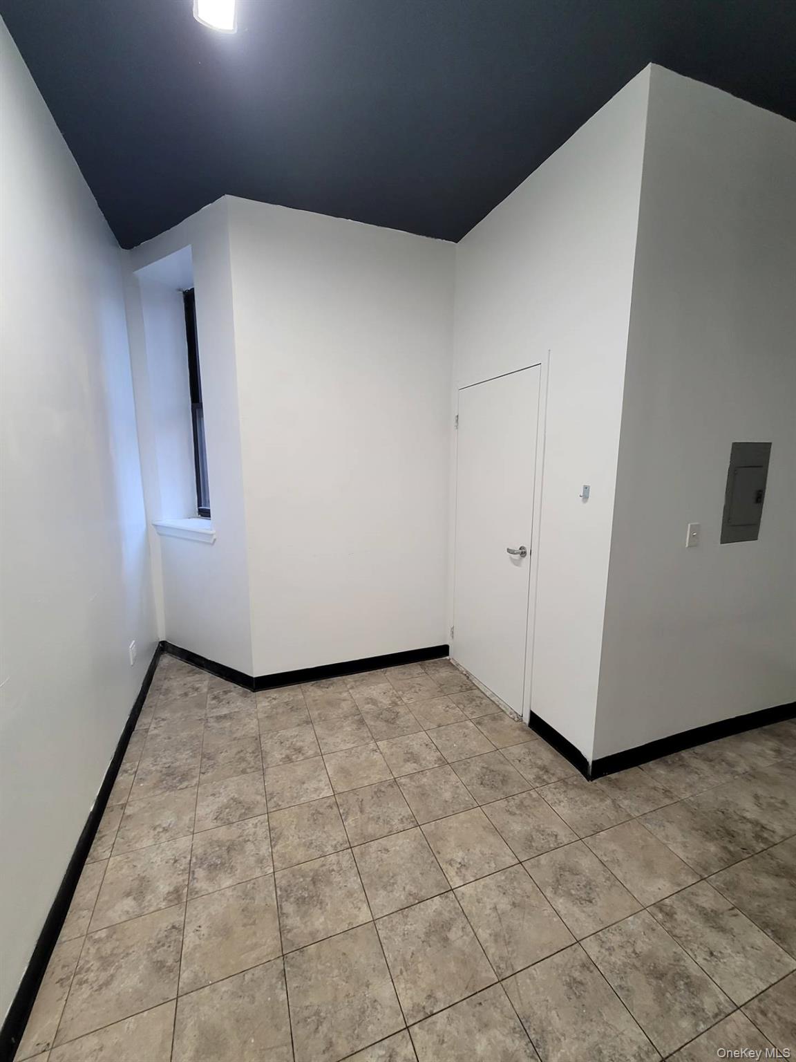 537 Claremont Parkway Comm B Property Photo 3