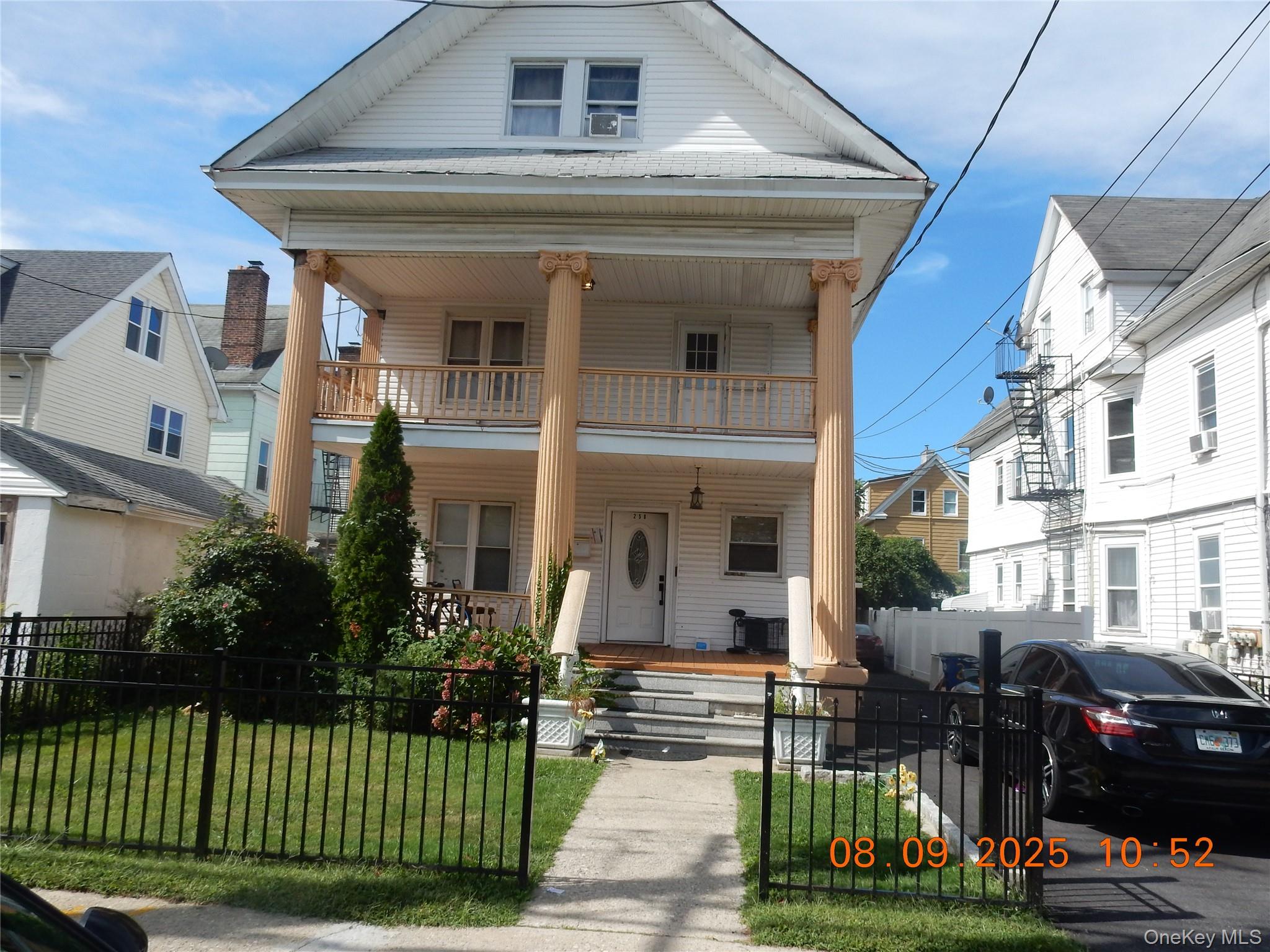 258 S 10th Avenue