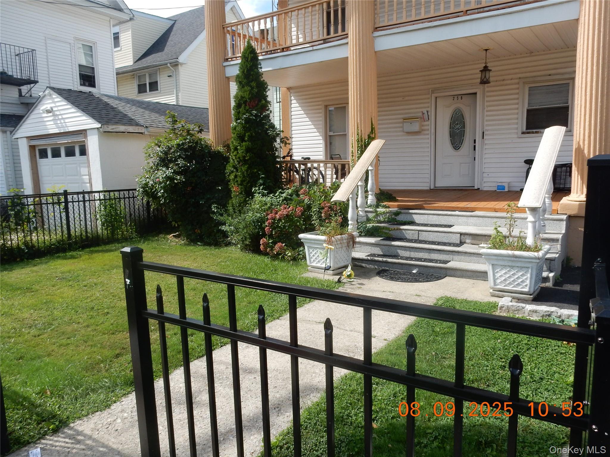 258 S 10th Avenue Property Photo 5