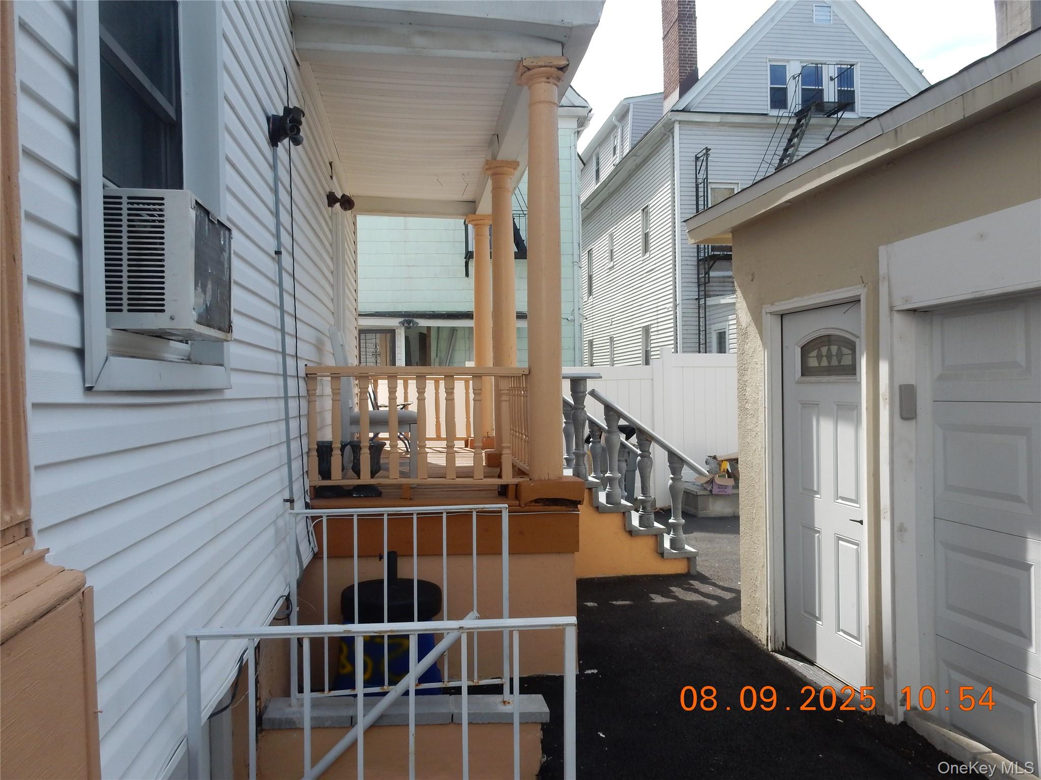 258 S 10th Avenue Property Photo 8