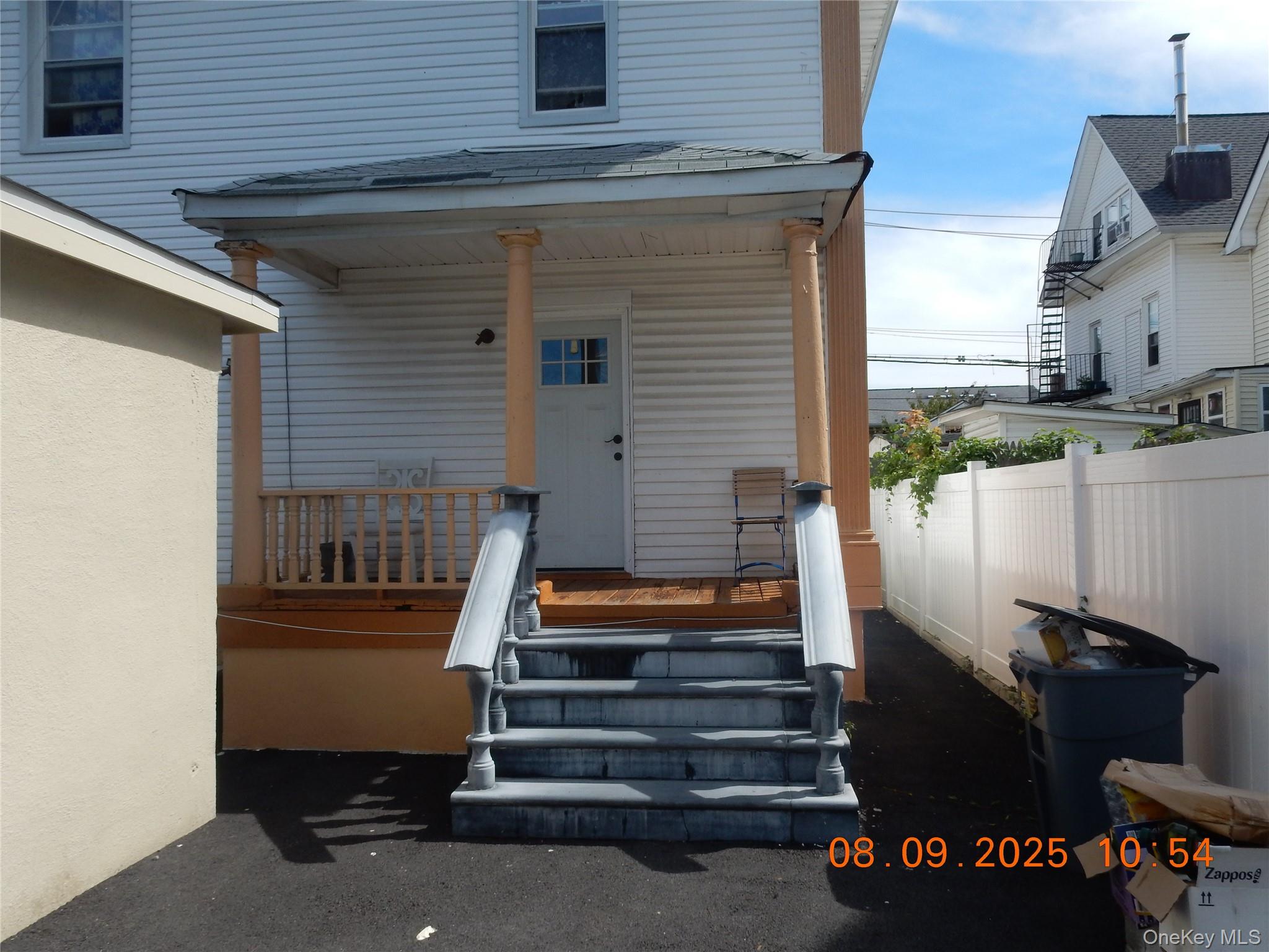 258 S 10th Avenue Property Photo 9