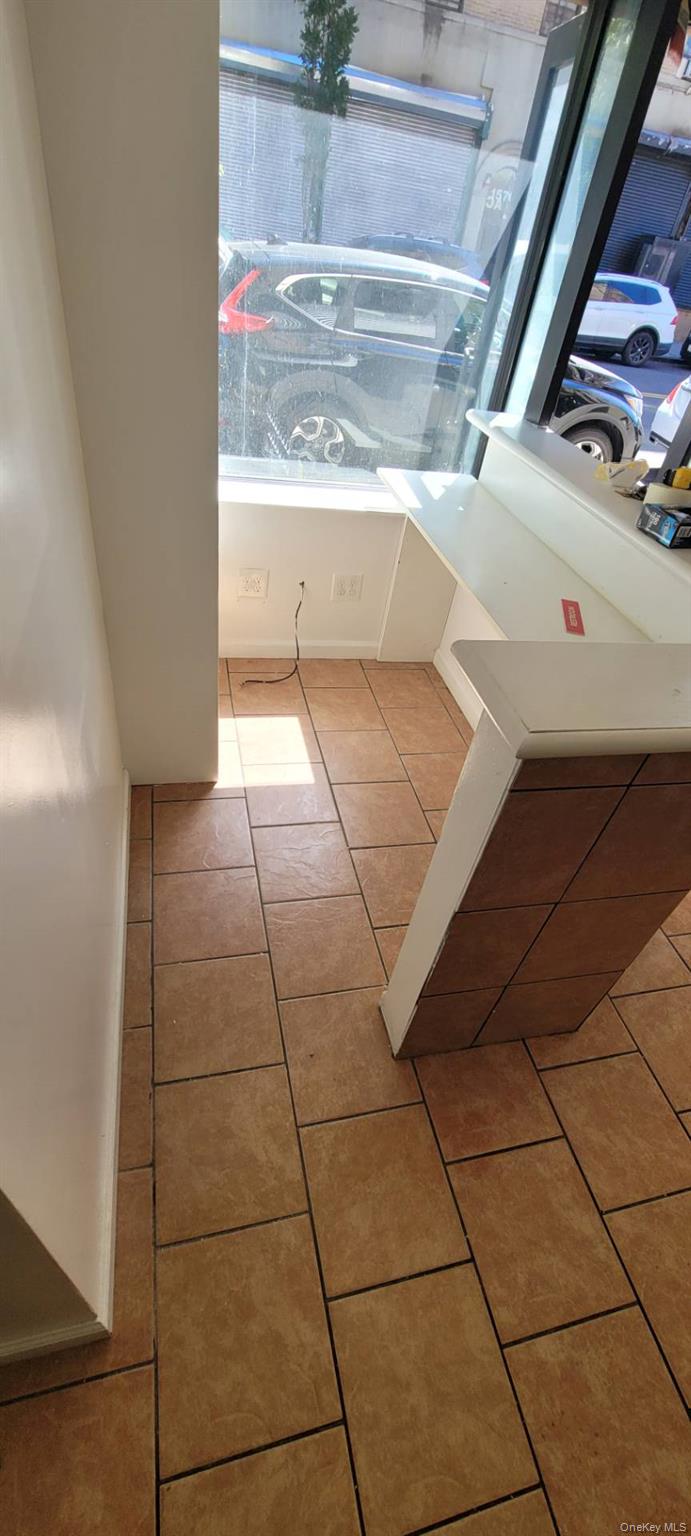 1575 Bathgate Avenue Comm 3 Property Photo 8