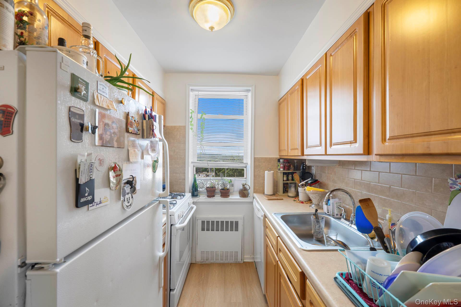 67-40 Booth Street 6i Property Photo 1