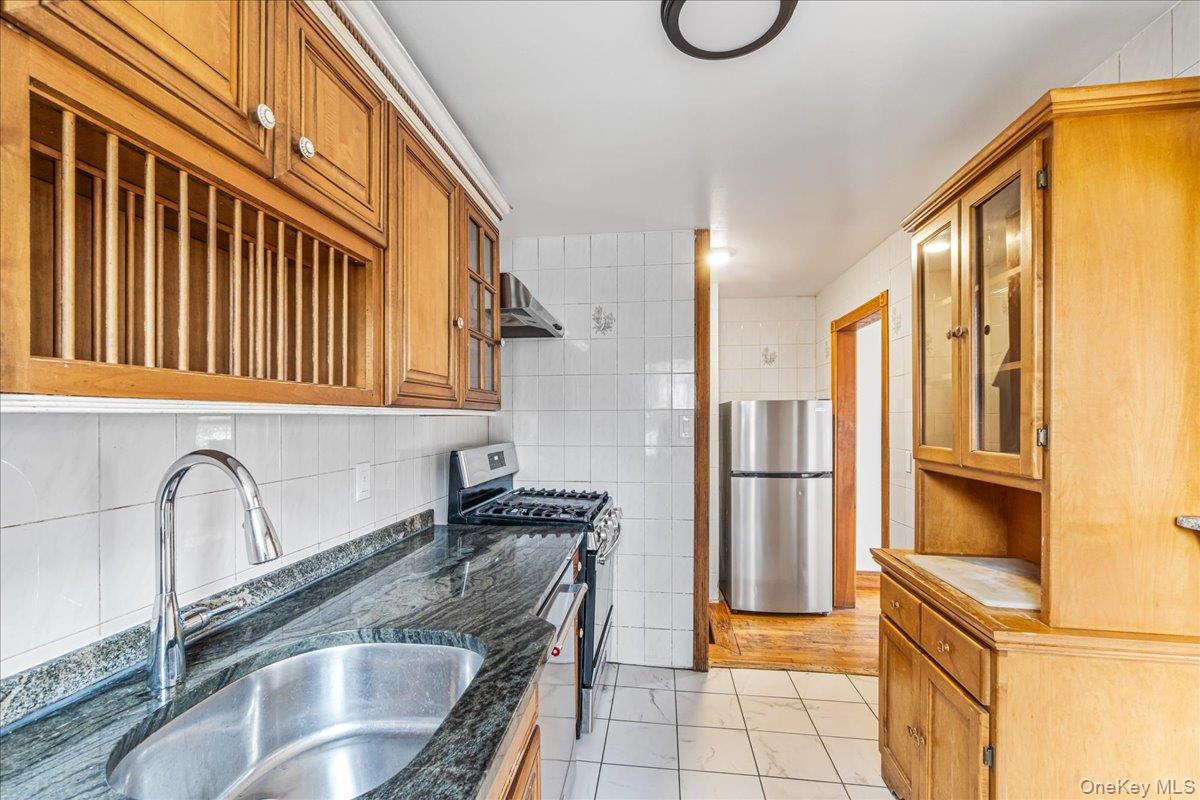 9001 215th Street Property Photo 10