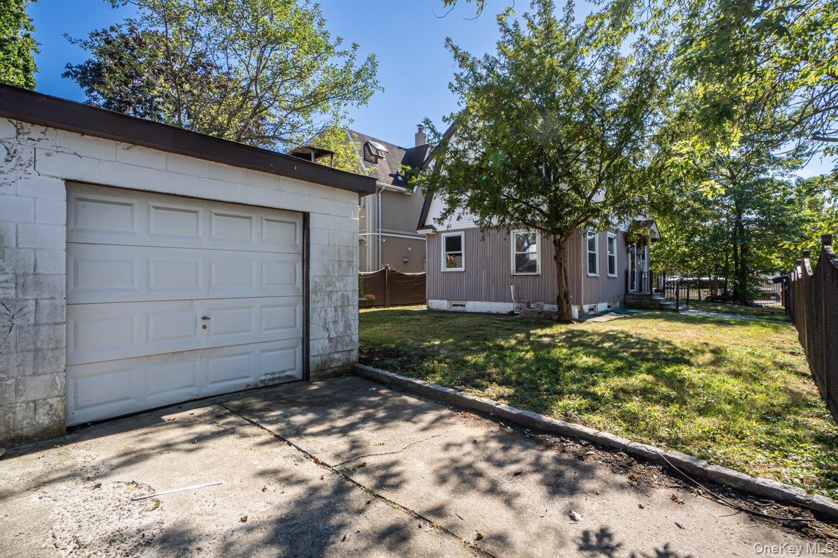 9001 215th Street Property Photo 24