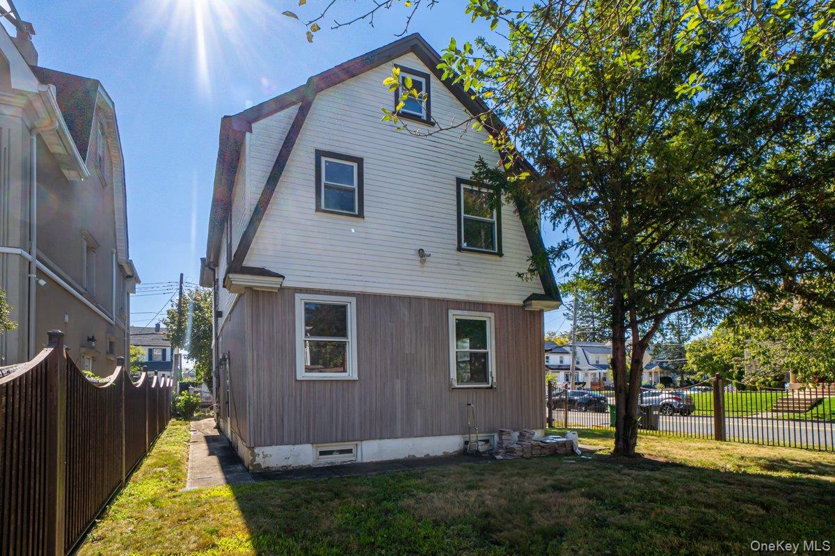 9001 215th Street Property Photo 26