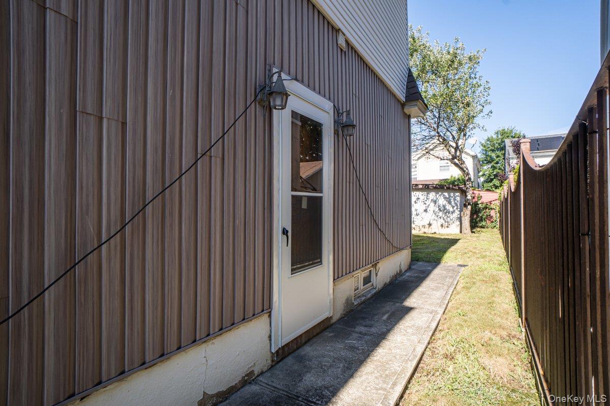 9001 215th Street Property Photo 27
