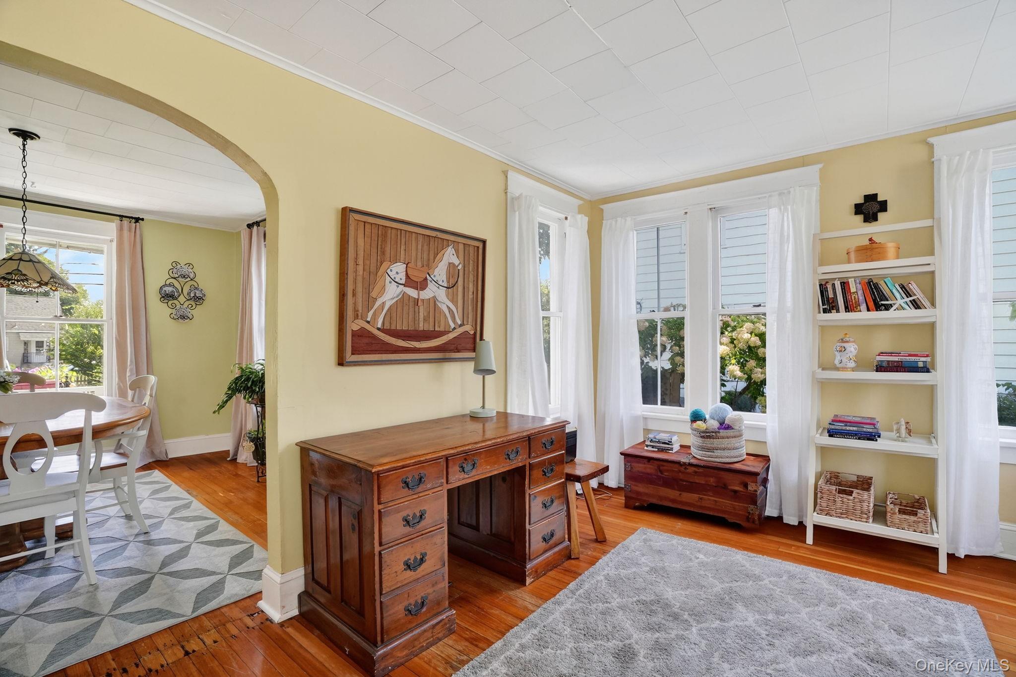 176 S Grand Avenue Property Photo 7