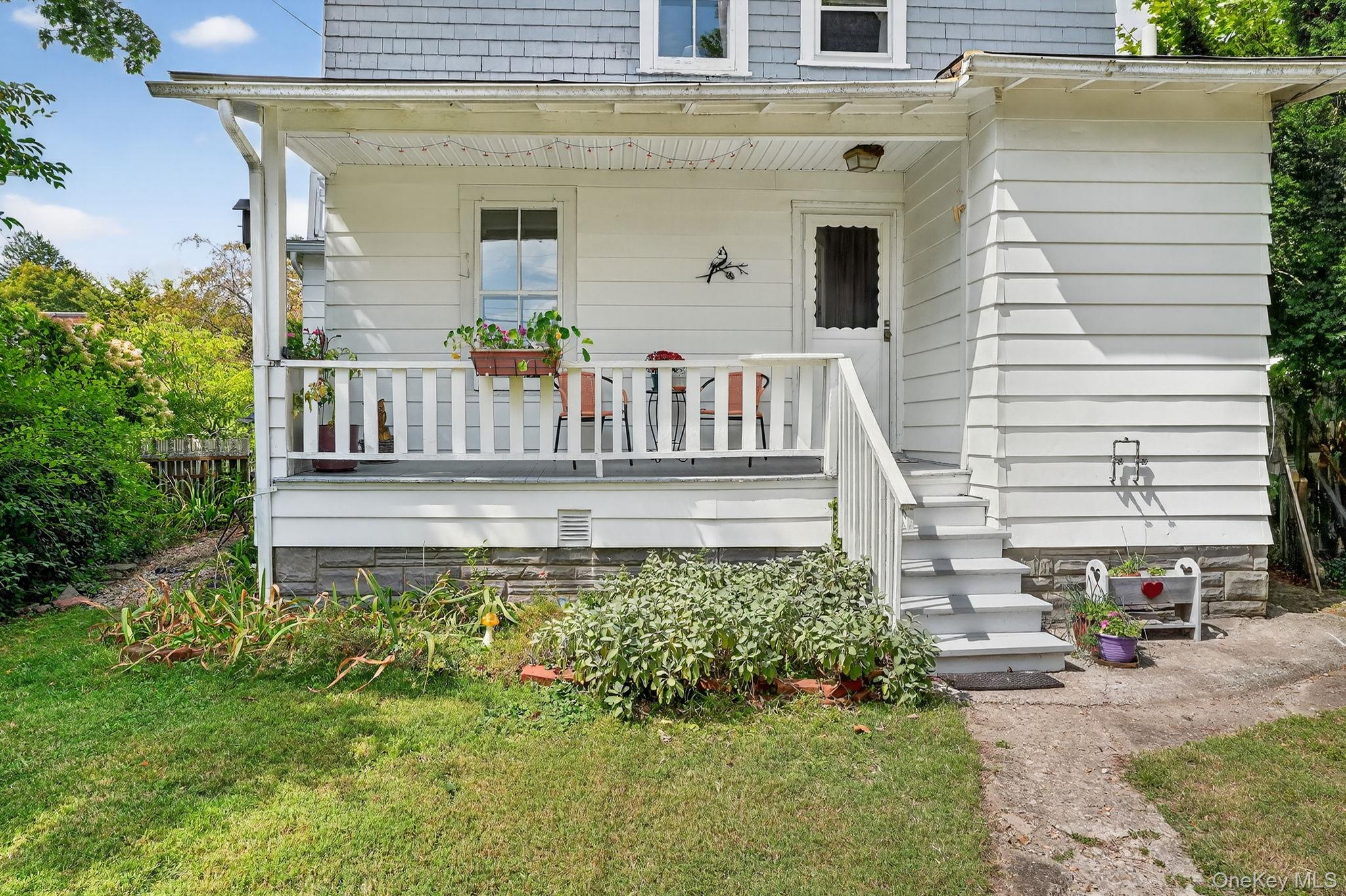 176 S Grand Avenue Property Photo 15