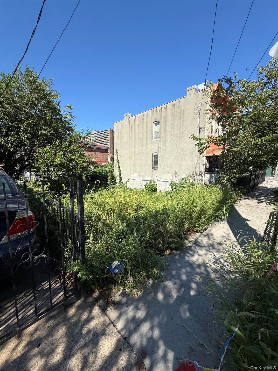 1371-1373 Dumont Avenue Property Photo 2