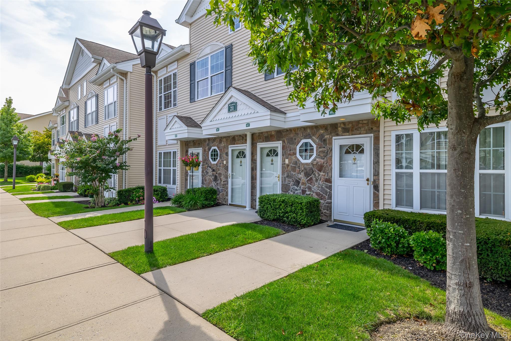 482 Spring Drive Property Photo 1