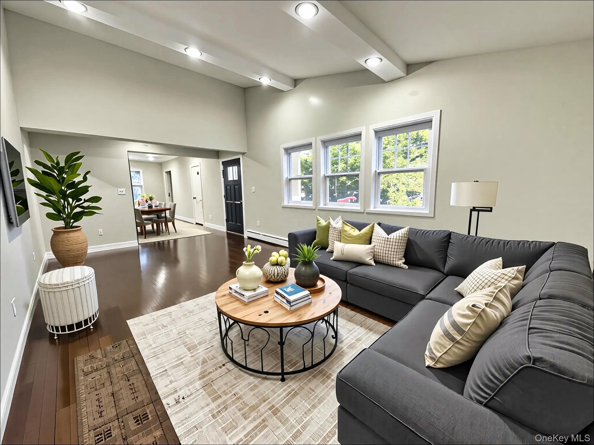 9 E Holt Street Property Photo 9