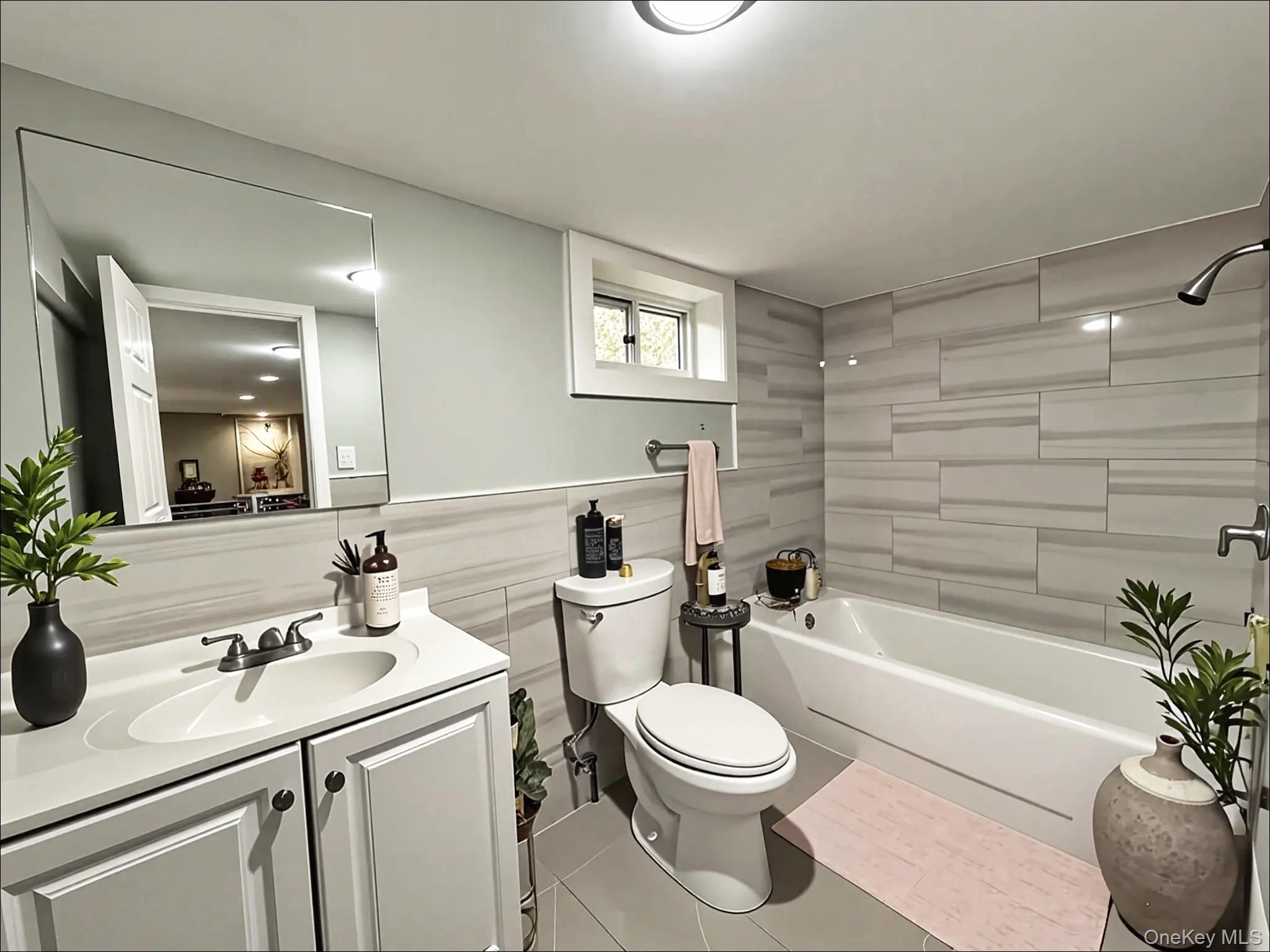 9 E Holt Street Property Photo 11