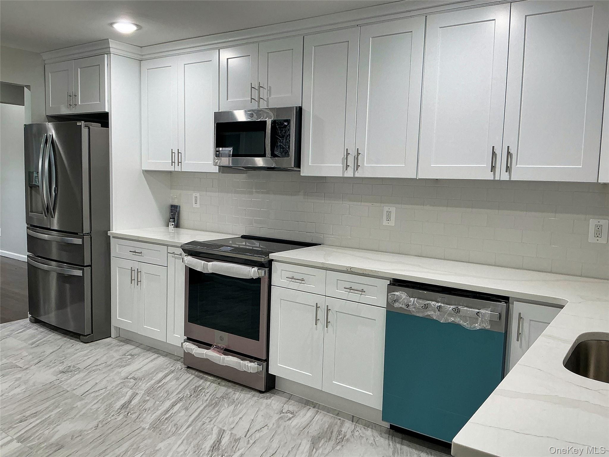 9 E Holt Street Property Photo 13