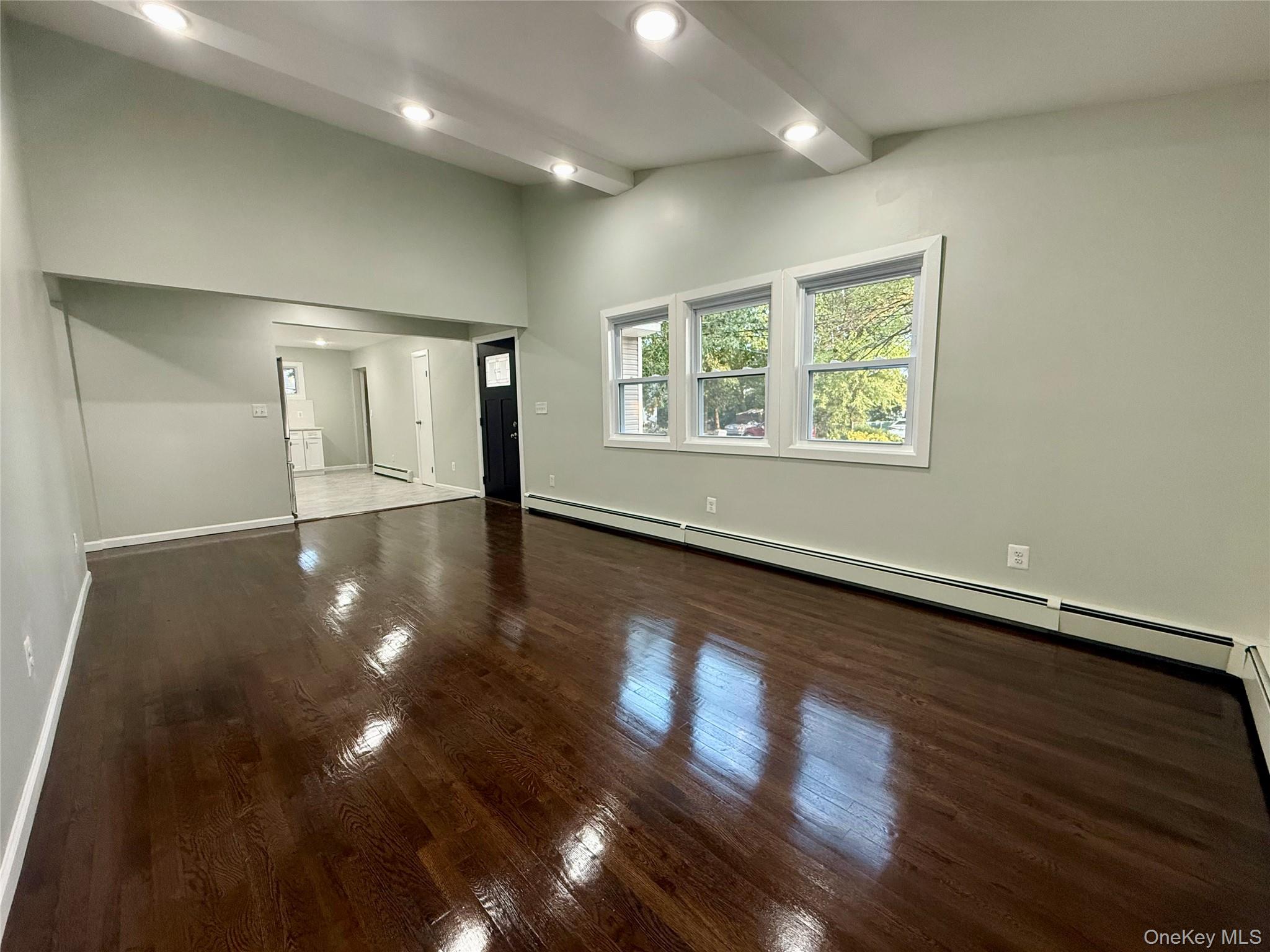 9 E Holt Street Property Photo 15