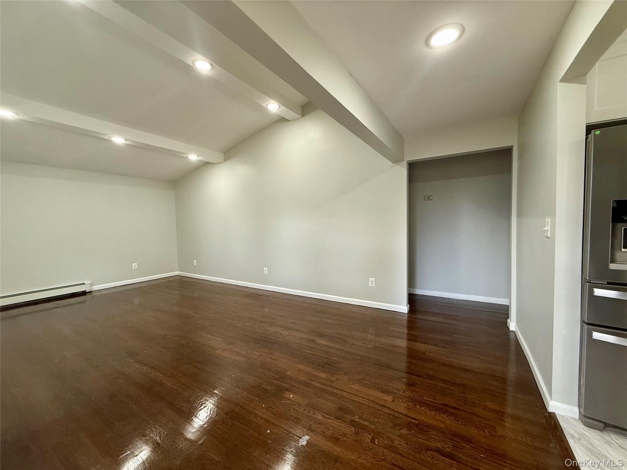 9 E Holt Street Property Photo 17